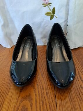 Kenneth Cole Reaction Black Patent Wedge Pumps